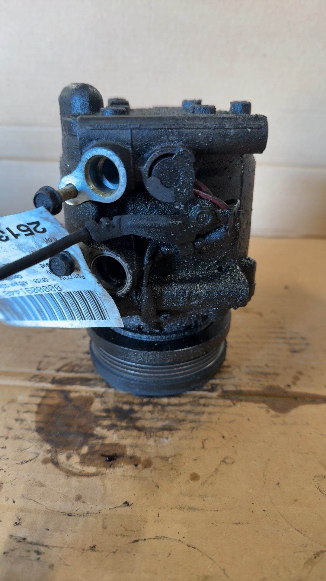 AC Compressor from a 1998 Honda CR-V, photo 1