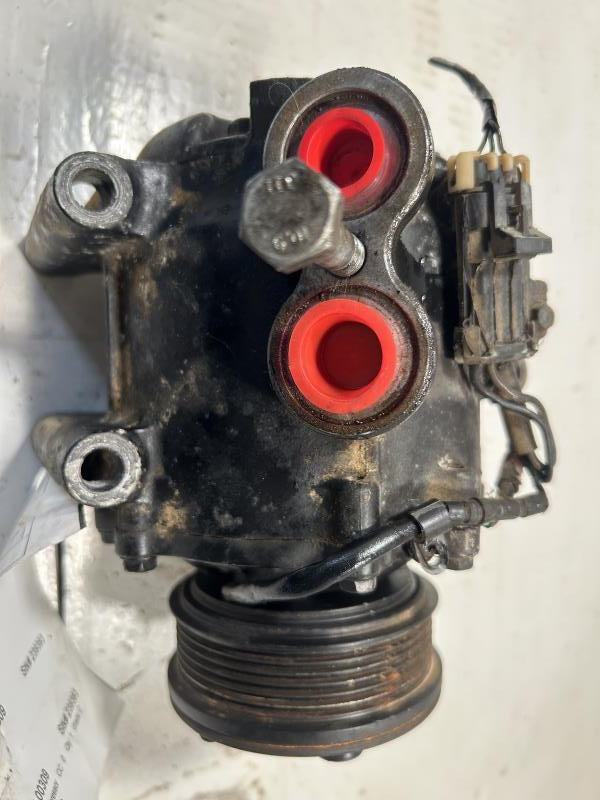 AC Compressor from a 2007 Isuzu, photo 1