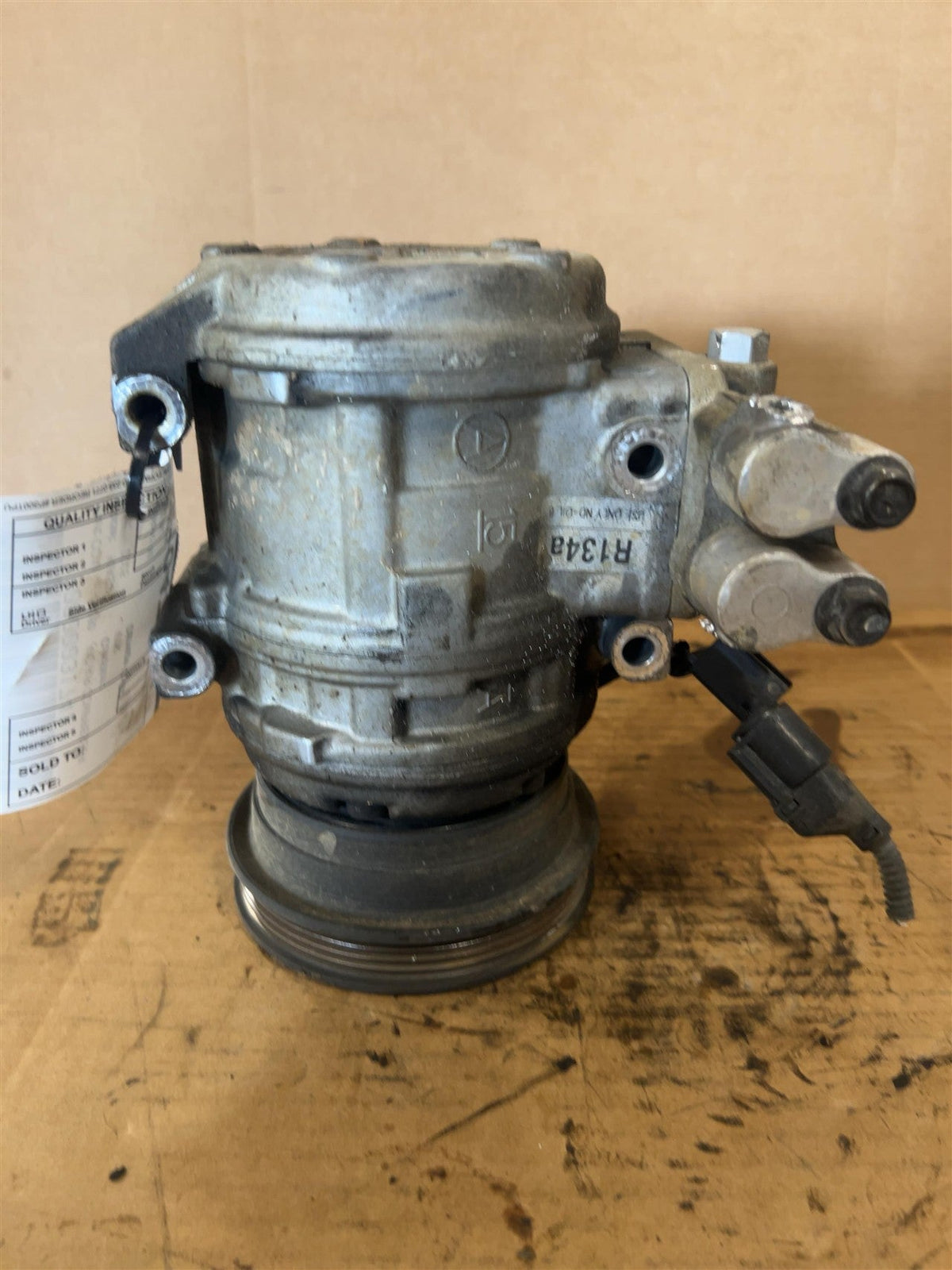 AC Compressor from a 2005 Kia Spectra, photo 1