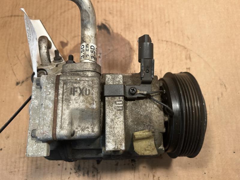 AC Compressor from a 2011 Kia Sorento, photo 2