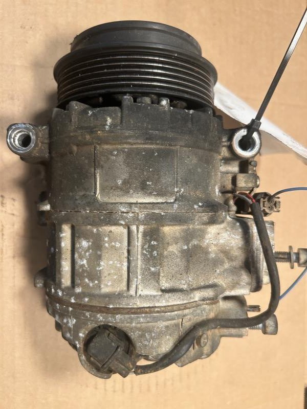 AC Compressor from a 2007 Mercedes-Benz, photo 1