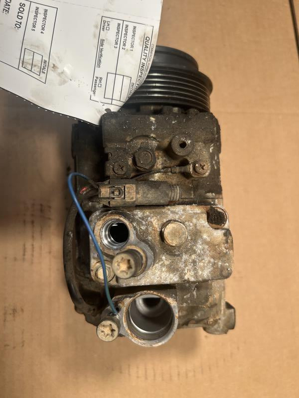 AC Compressor from a 2007 Mercedes-Benz, photo 2