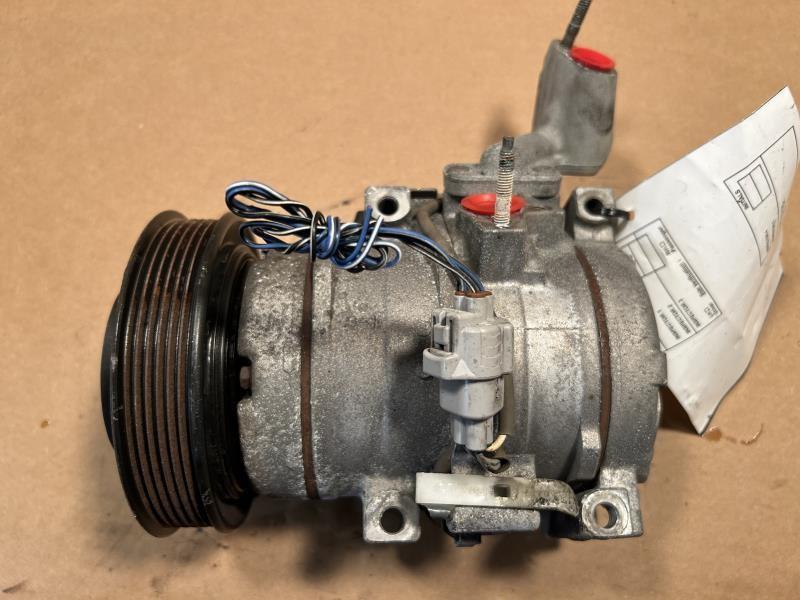 AC Compressor from a 2001 Toyota Avalon, photo 2