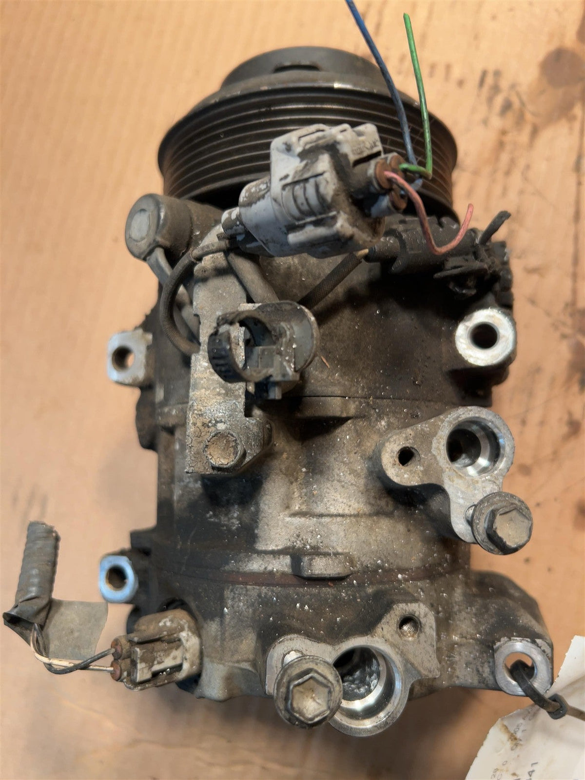 AC Compressor from a 2005 Toyota Avalon, photo 2