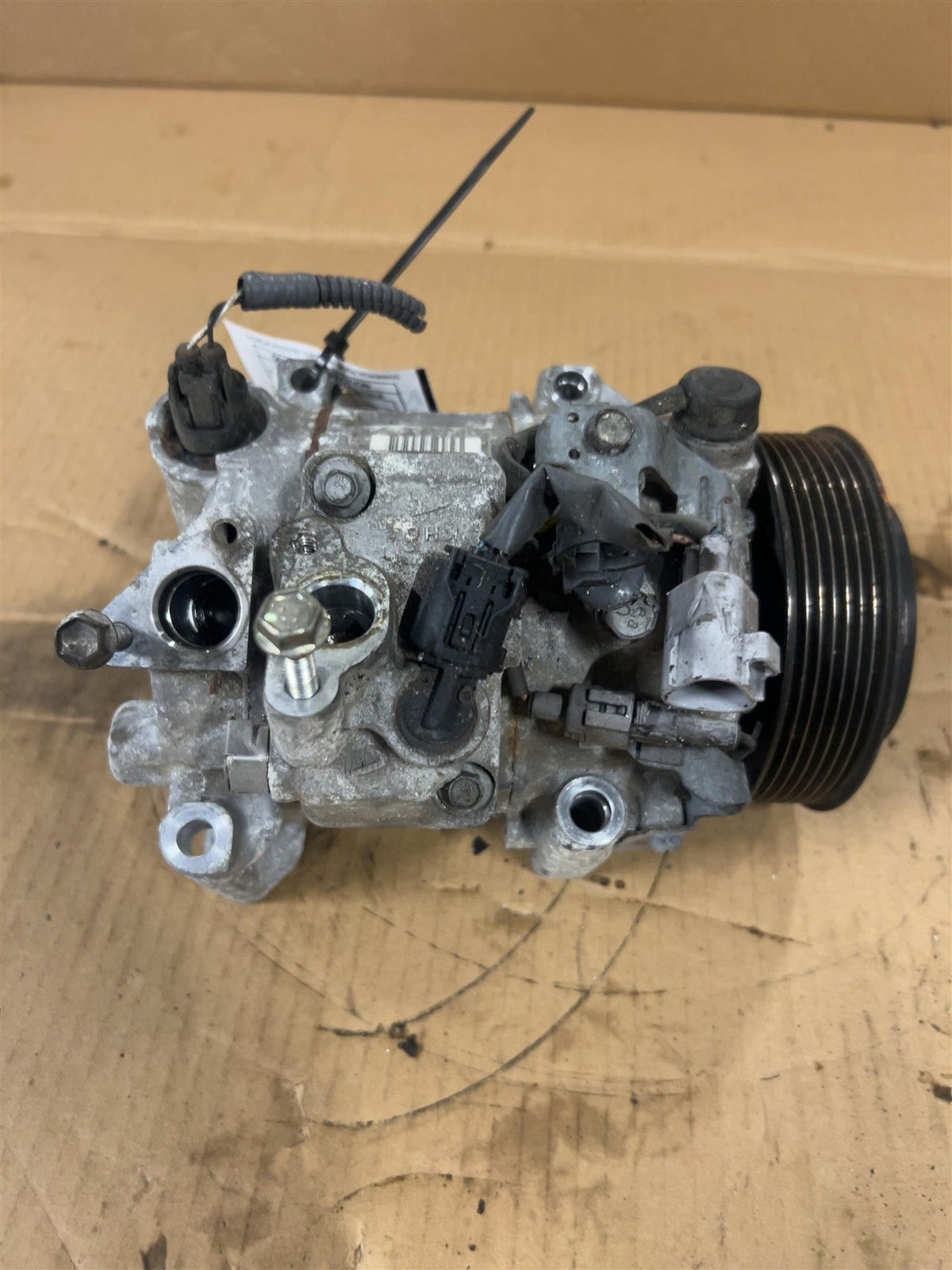 AC Compressor from a 2014 Toyota Avalon, photo 1