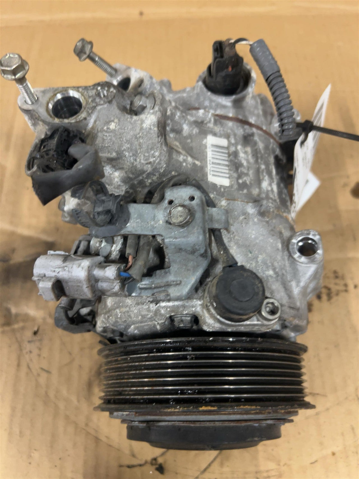AC Compressor from a 2014 Toyota Avalon, photo 2