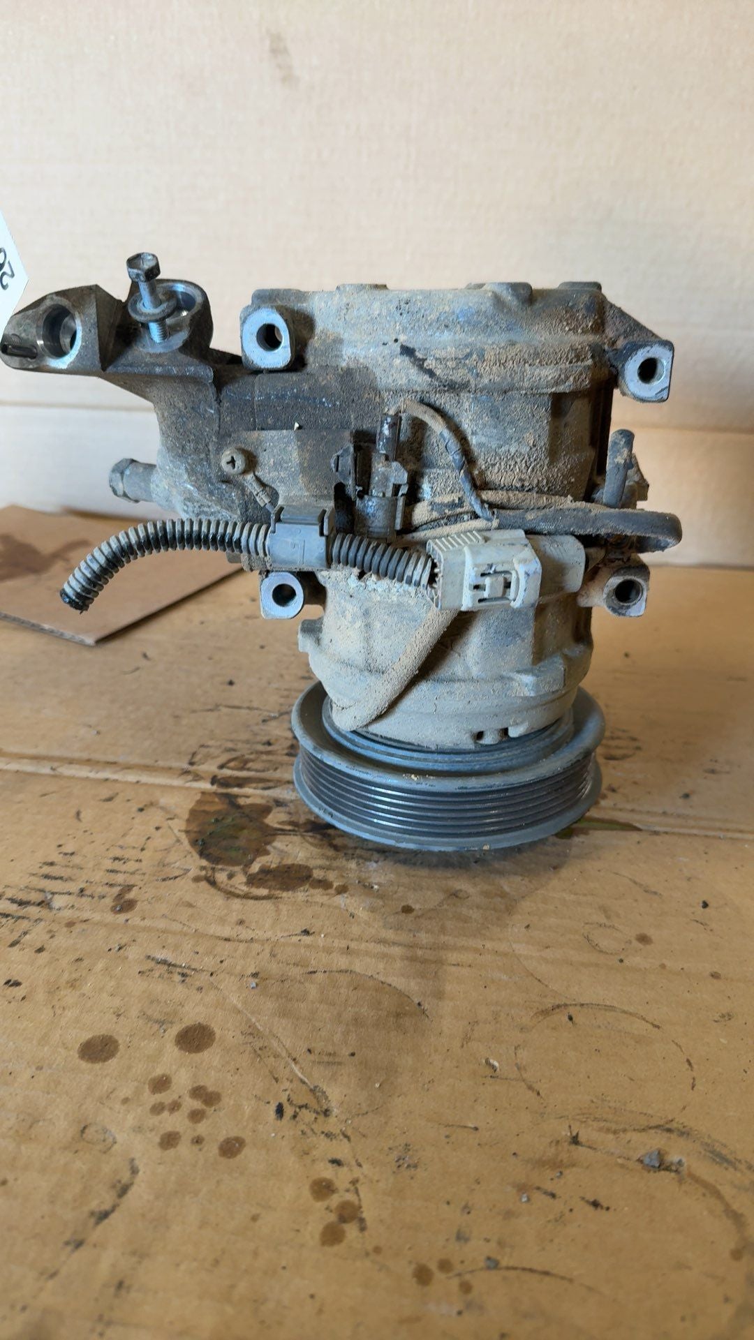 AC Compressor from a 1996 Toyota Camry, photo 1