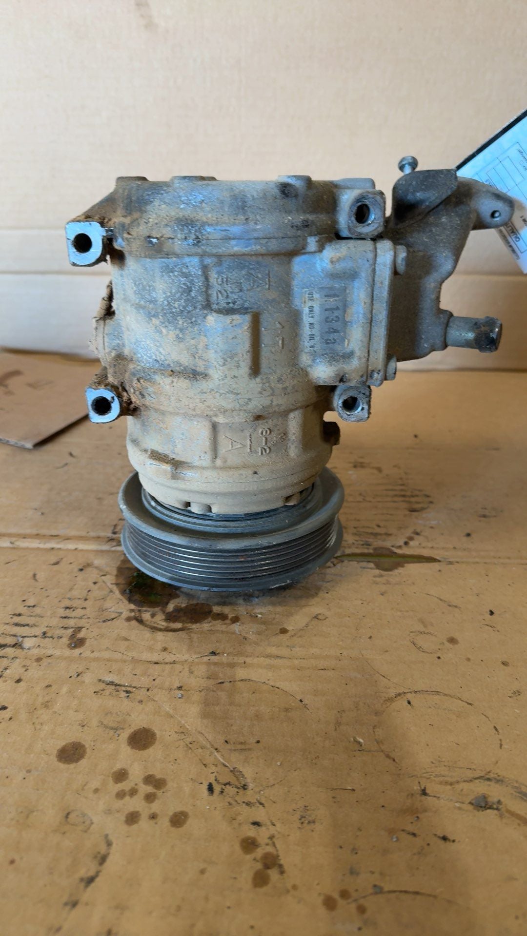 AC Compressor from a 1996 Toyota Camry, photo 3