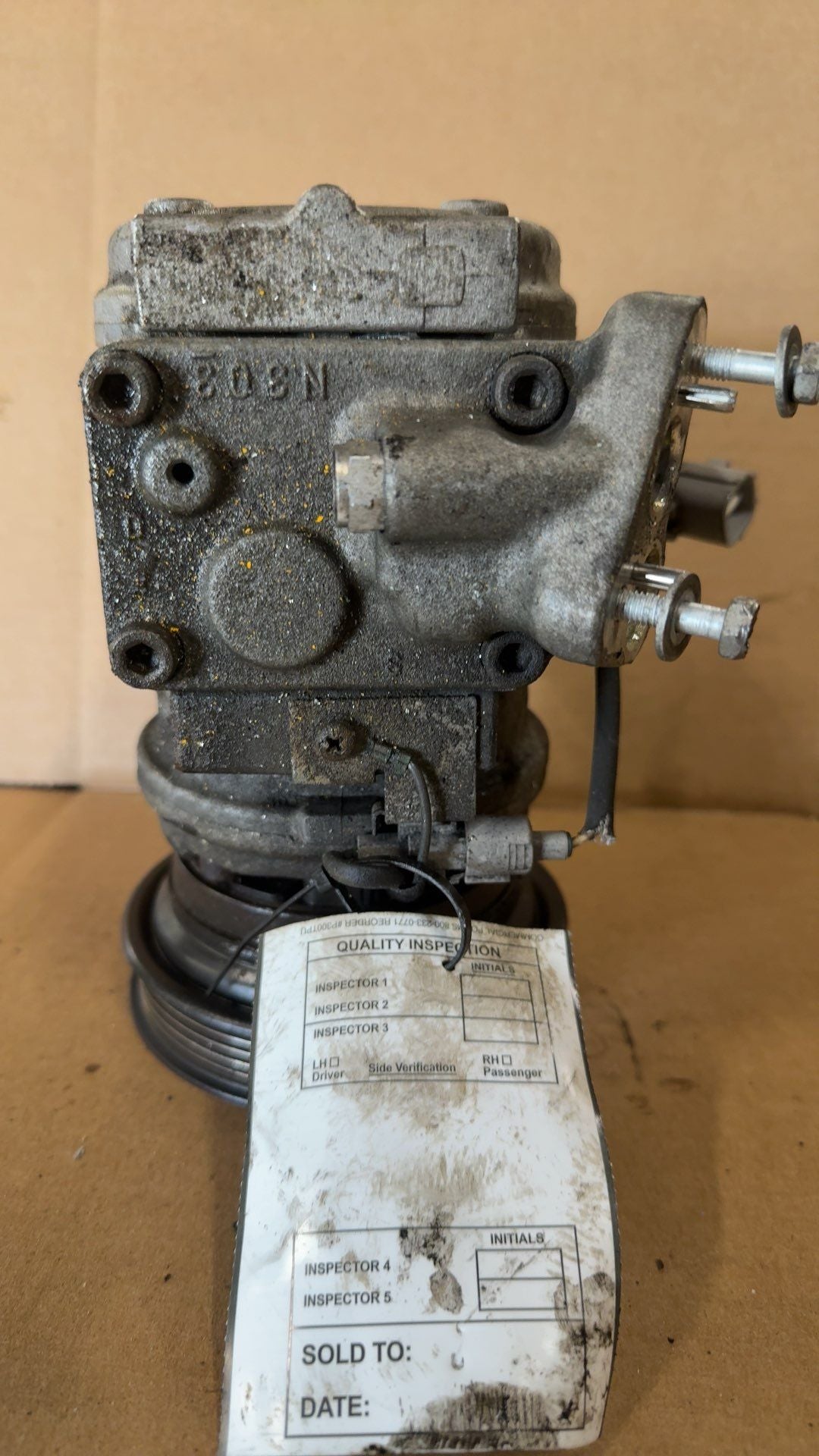 AC Compressor from a 2001 Toyota Camry, photo 1