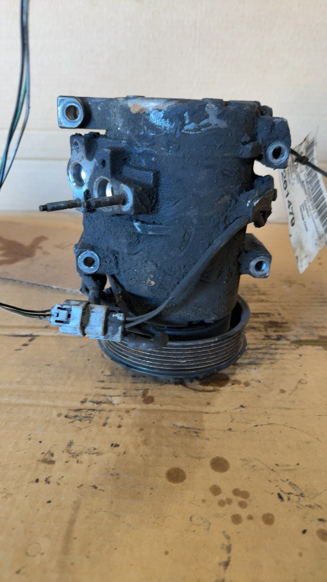 AC Compressor from a 2005 Toyota Camry, photo 1