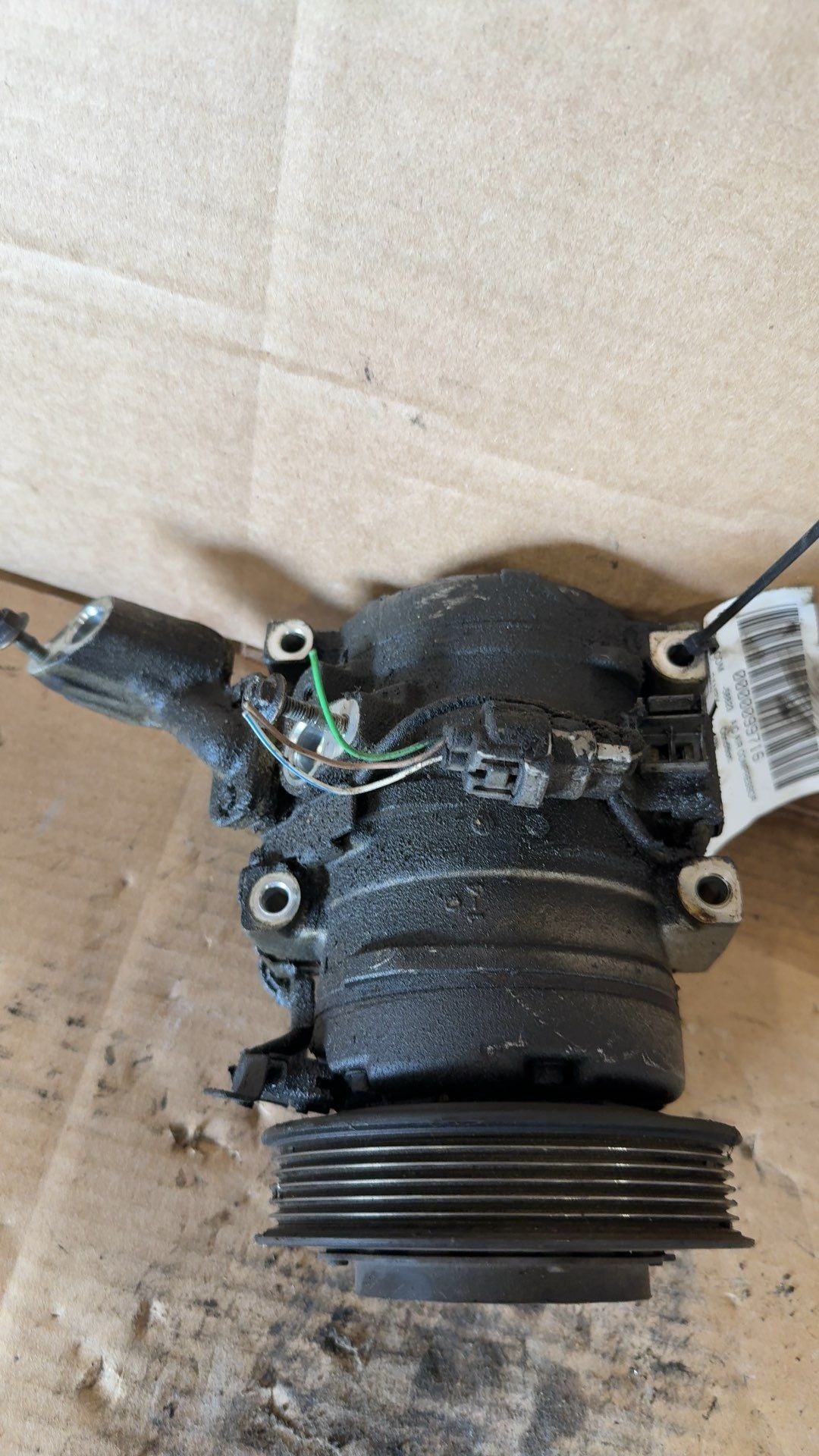 AC Compressor from a 2005 Toyota Camry, photo 4