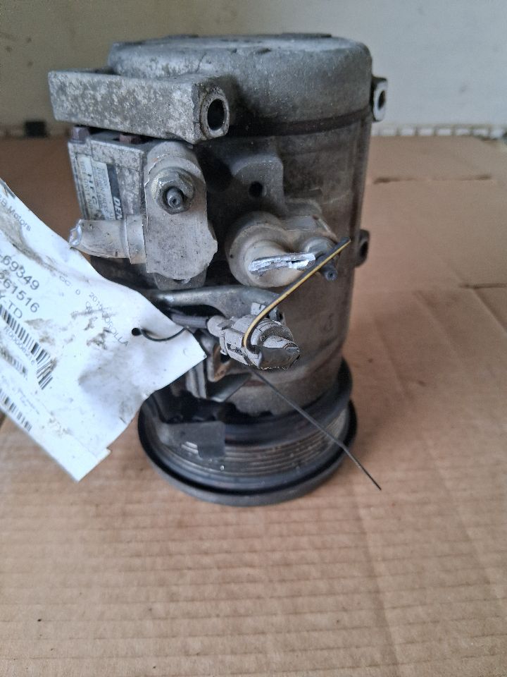 AC Compressor from a 2015 Toyota Corolla, photo 2