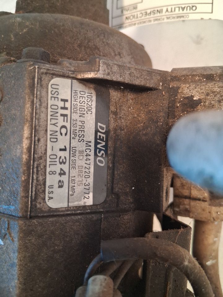 AC Compressor from a 2002 Toyota Sequoia, photo 5