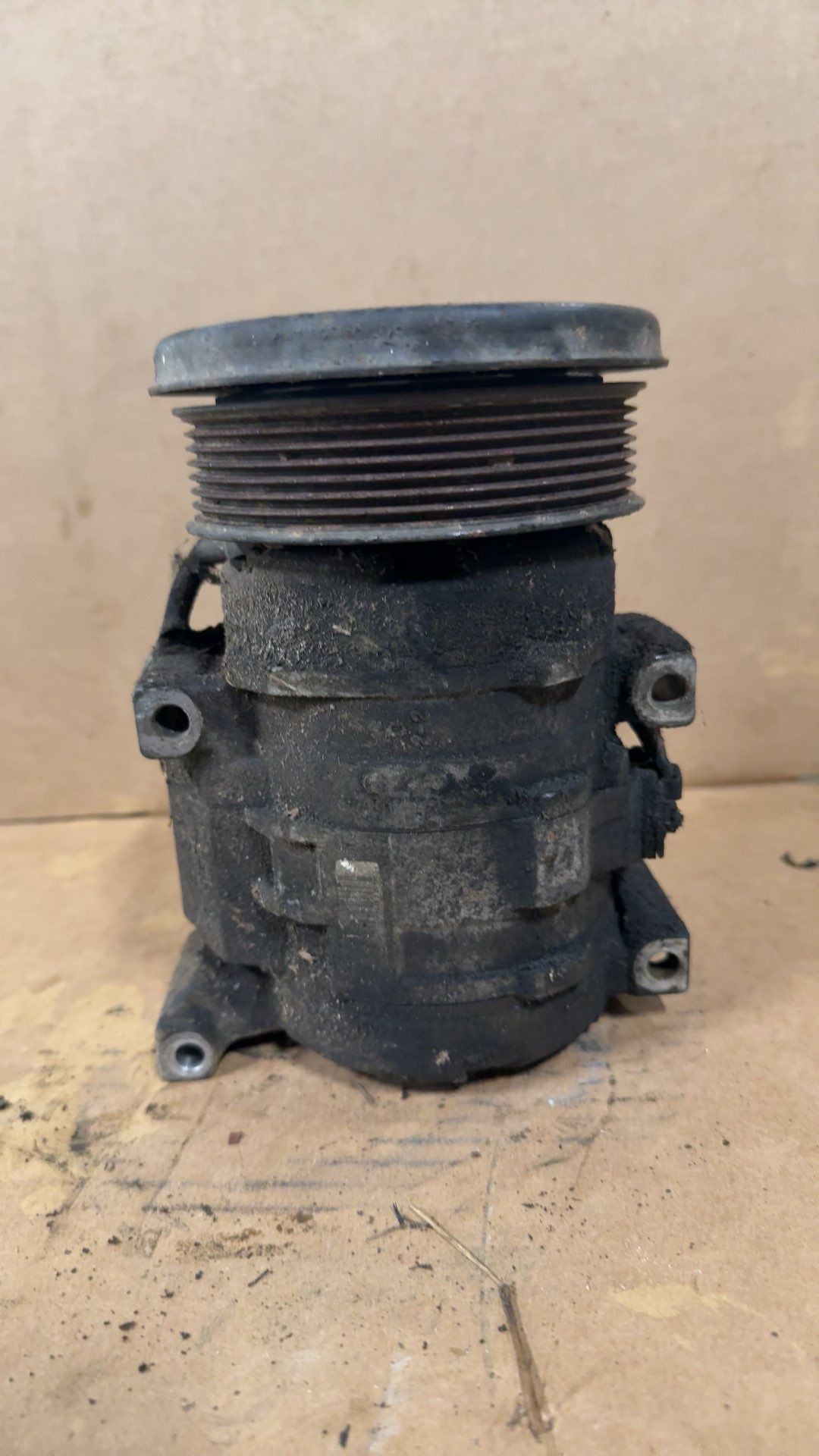 AC Compressor from a 2005 Toyota Tundra, photo 2