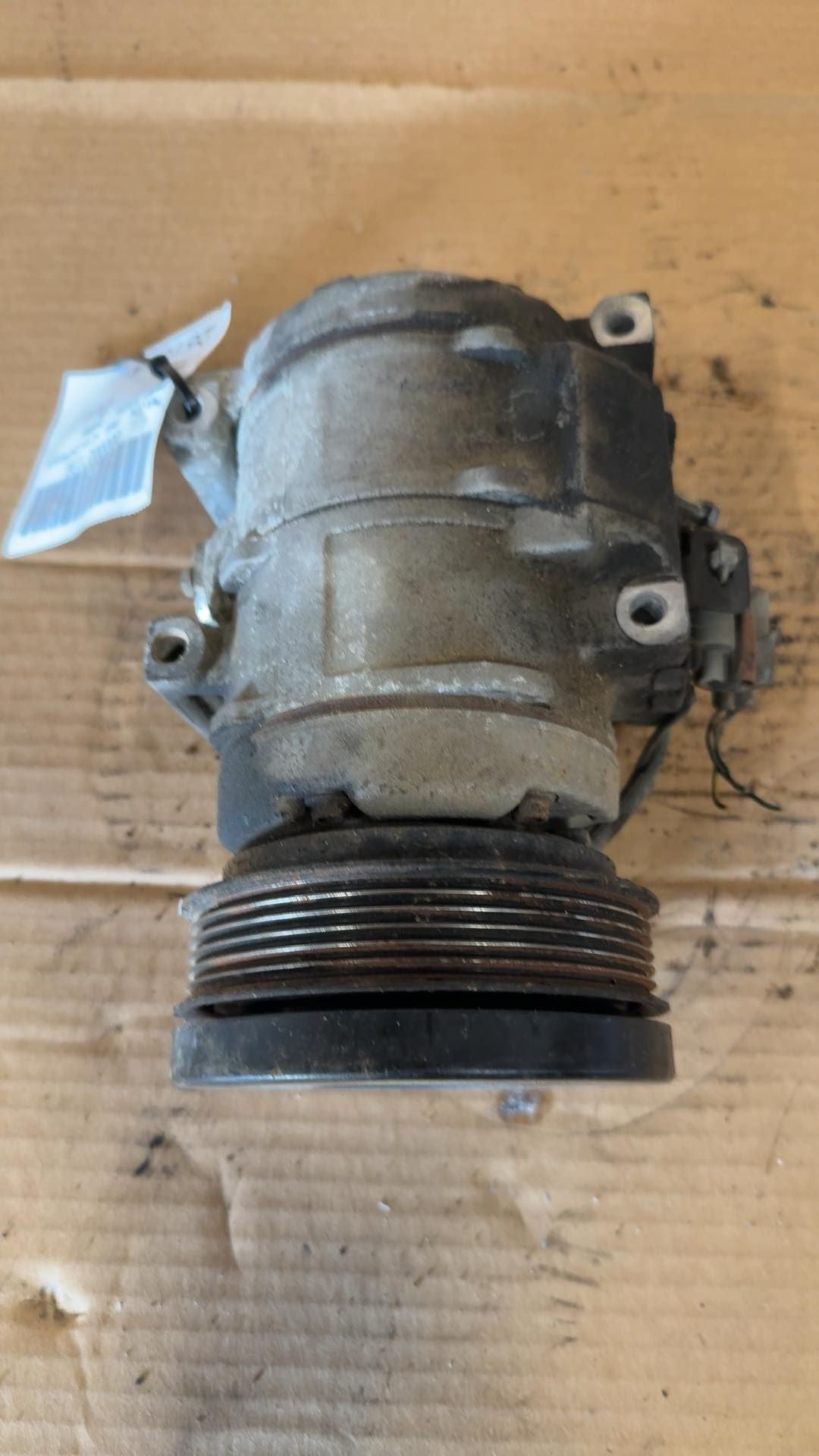 AC Compressor from a 2002 Toyota Tundra, photo 2