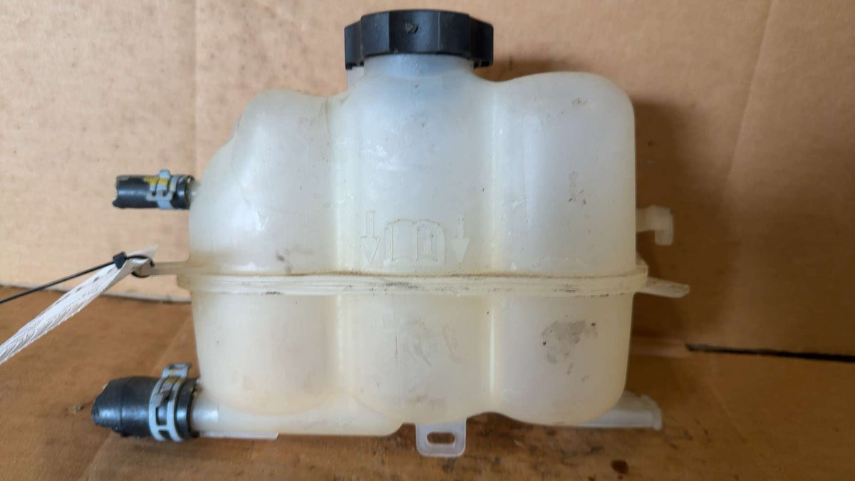 Coolant Reservoir from a 2019 Chevrolet Traverse, photo 3