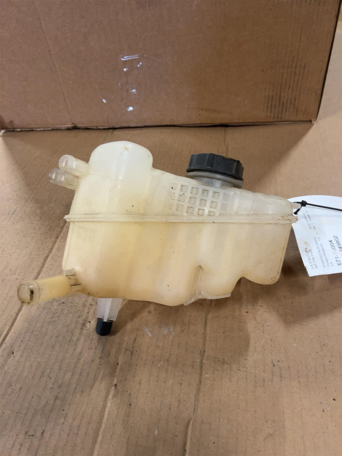 Coolant Reservoir from a 2020 Ford Fusion, photo 3