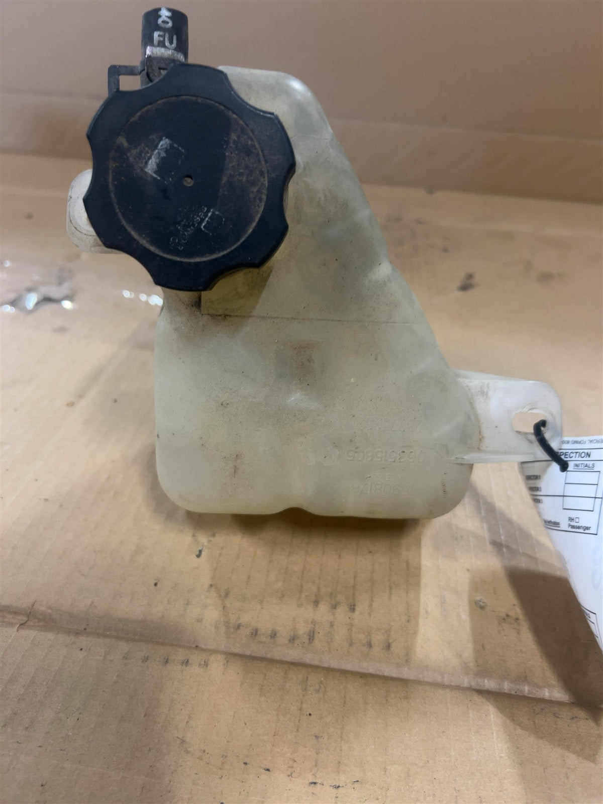 Coolant Reservoir from a 2010 Chevrolet Malibu, photo 2