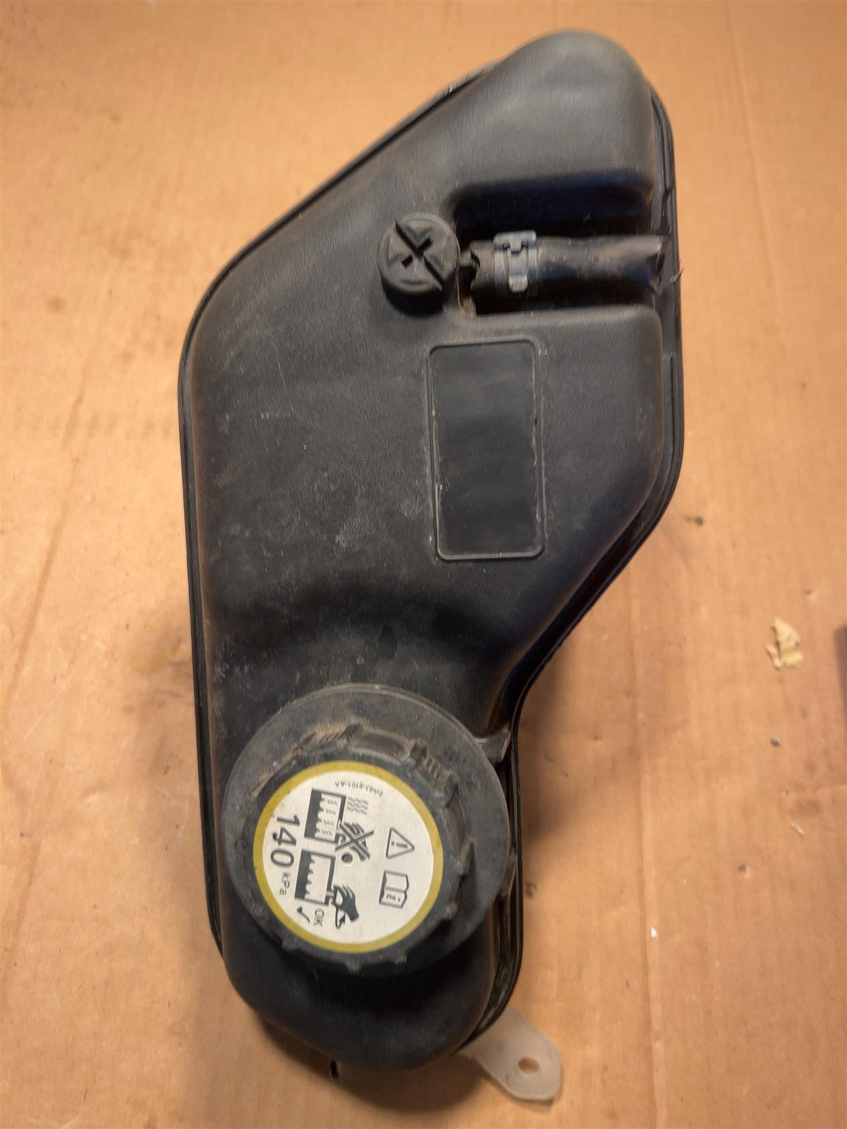 Coolant Reservoir from a 2009 Jaguar XF, photo 1