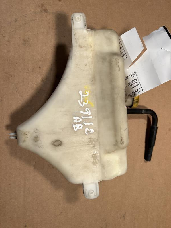 Coolant Reservoir from a 2004 Mazda 6, photo 2