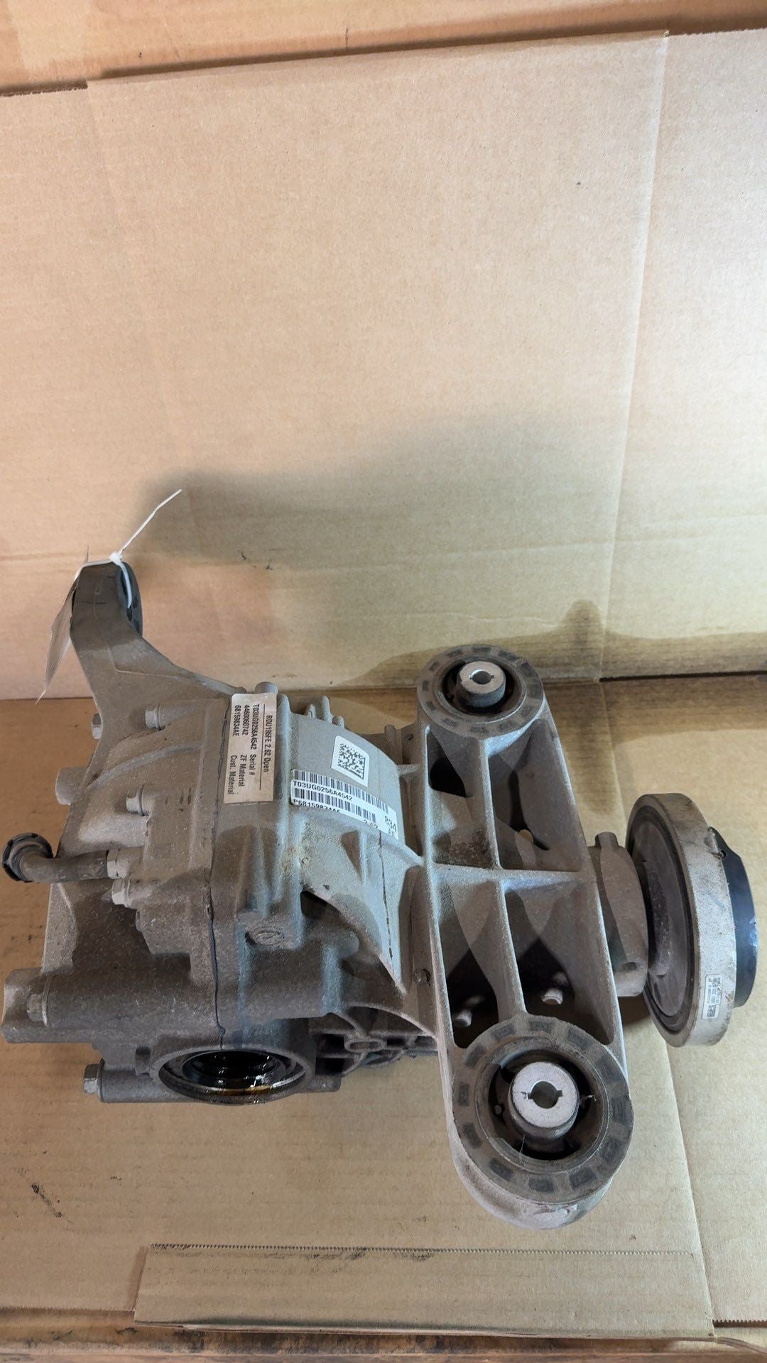 Carrier Assembly from a 2016 Chrysler 300, photo 1