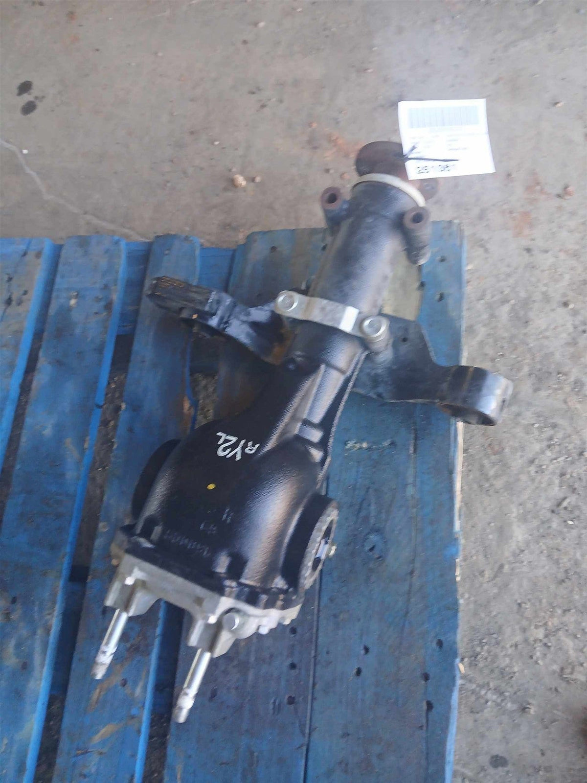 Carrier Assembly from a 2023 Subaru XV Crosstrek, photo 1