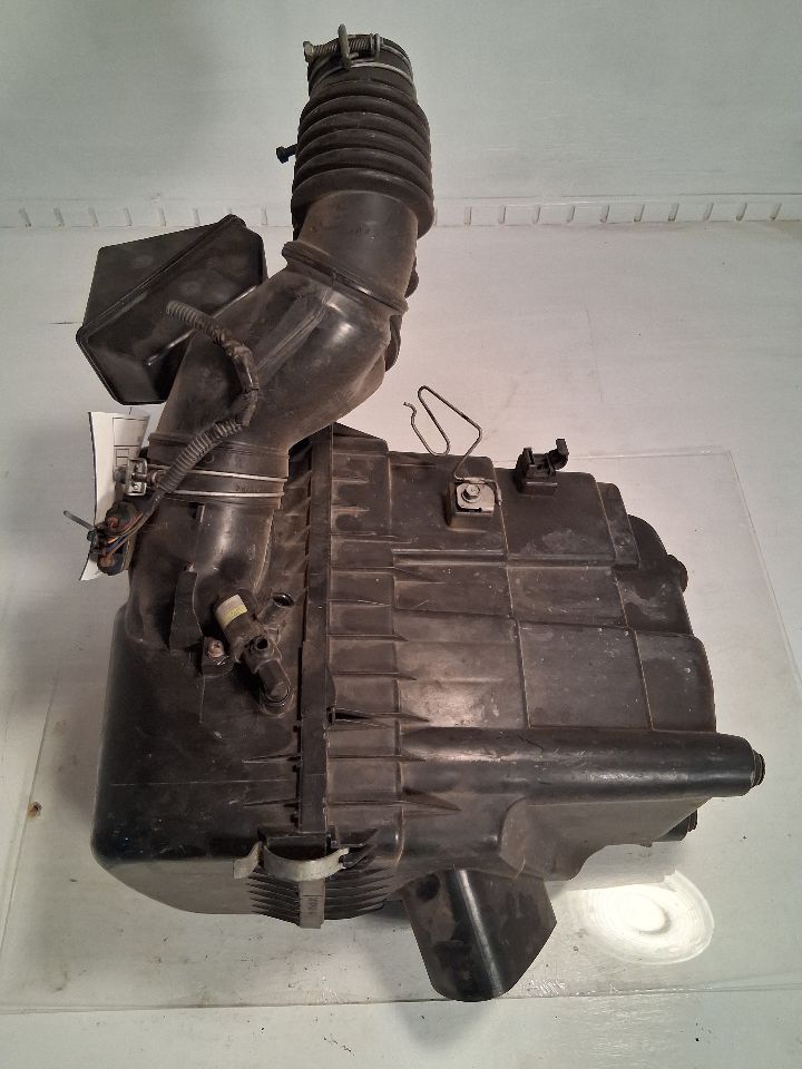 Air Filter Box from a 1999 Lexus RX300, photo 2