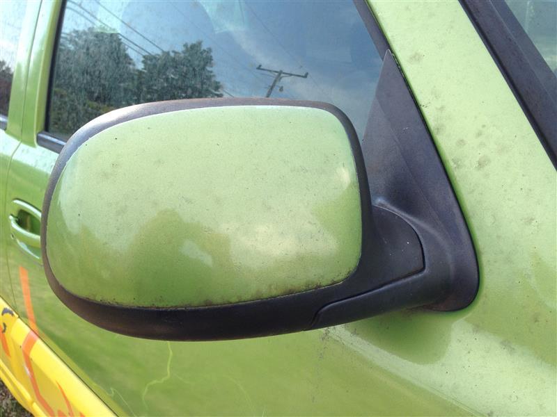 Side View Mirror from a 2003 Chevrolet Avalanche 1500, right side, photo 1