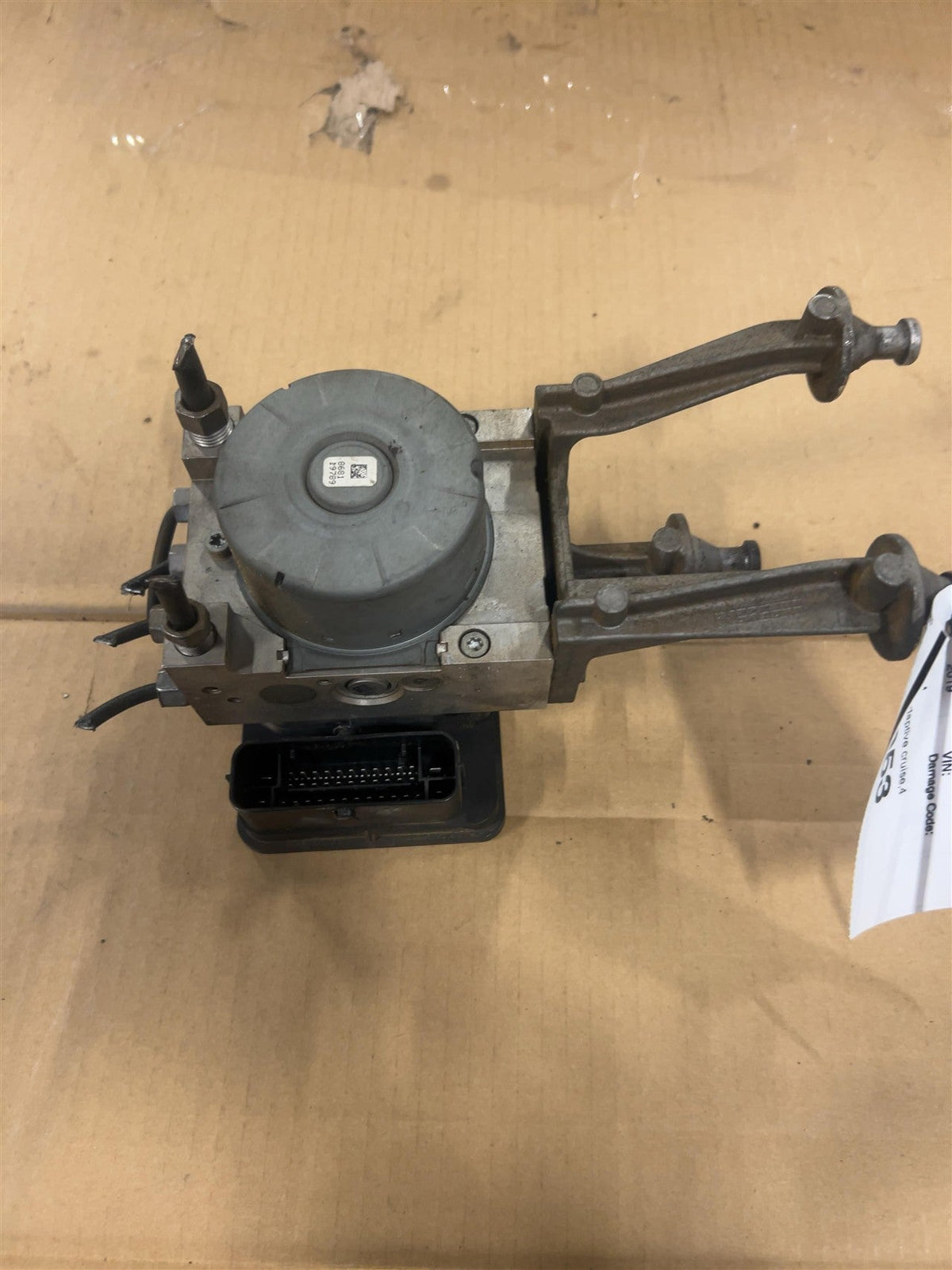 ABS Pump Module from a 2019 Dodge Charger, photo 1