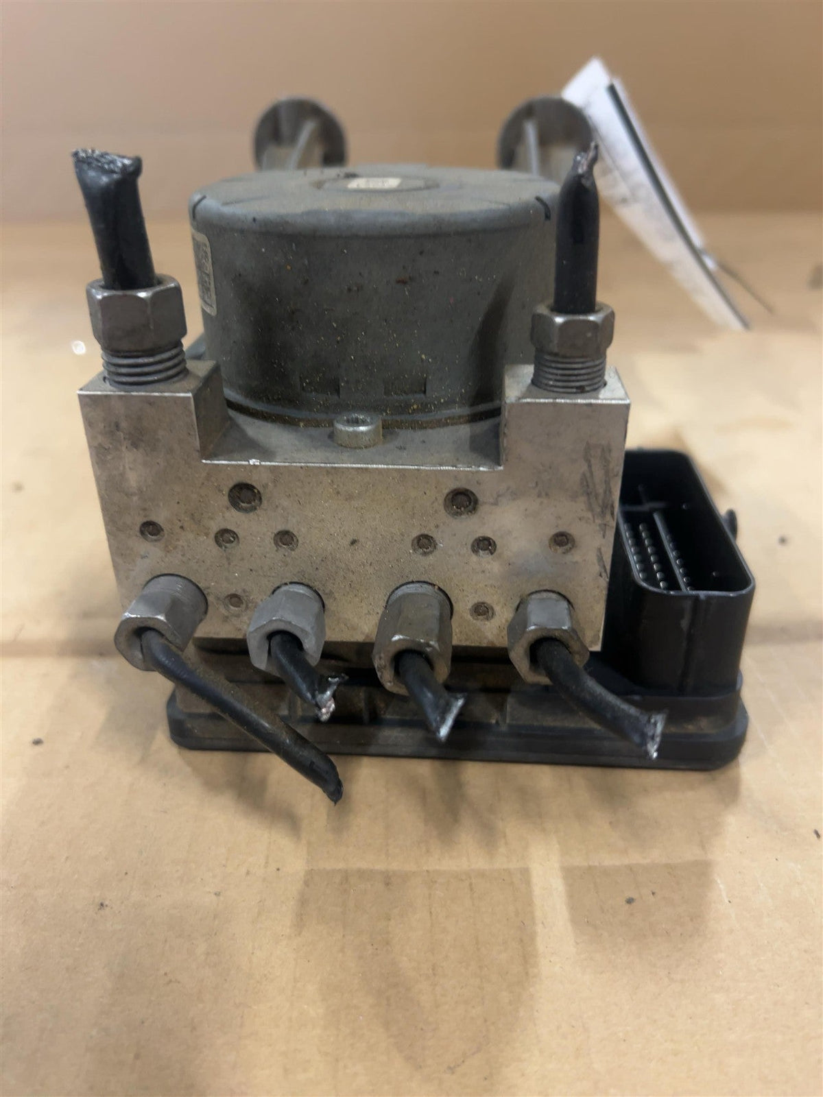 ABS Pump Module from a 2019 Dodge Charger, photo 3