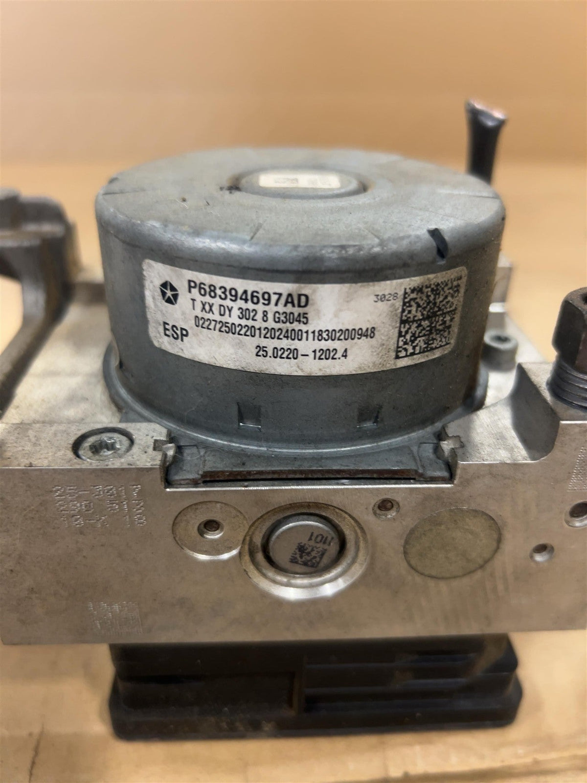 ABS Pump Module from a 2019 Dodge Charger, photo 4