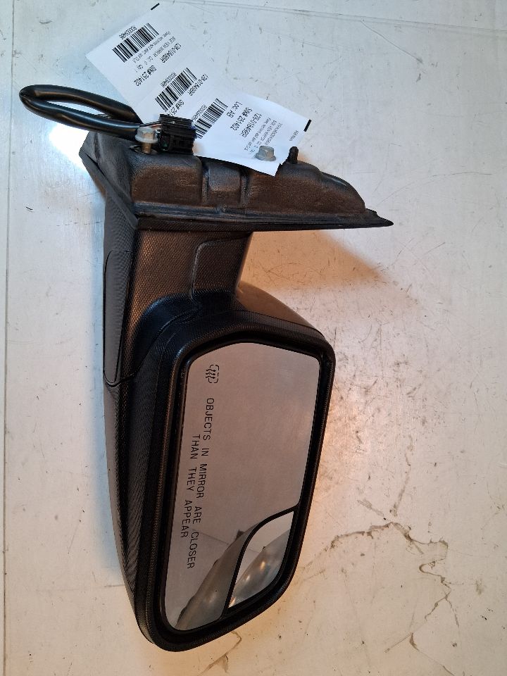 Side View Mirror from a 2014 GMC Terrain, right side, photo 3