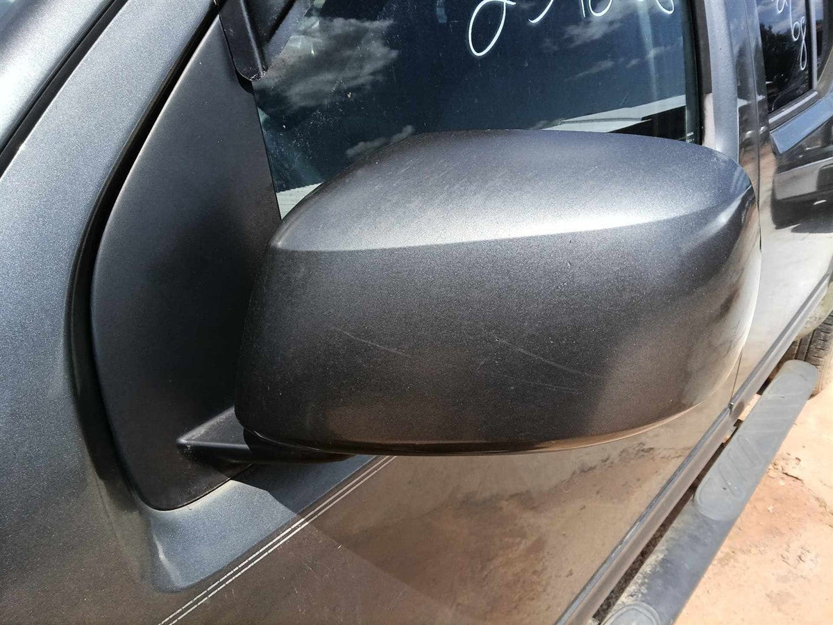 Side View Mirror from a 2006 Nissan, left side, photo 1