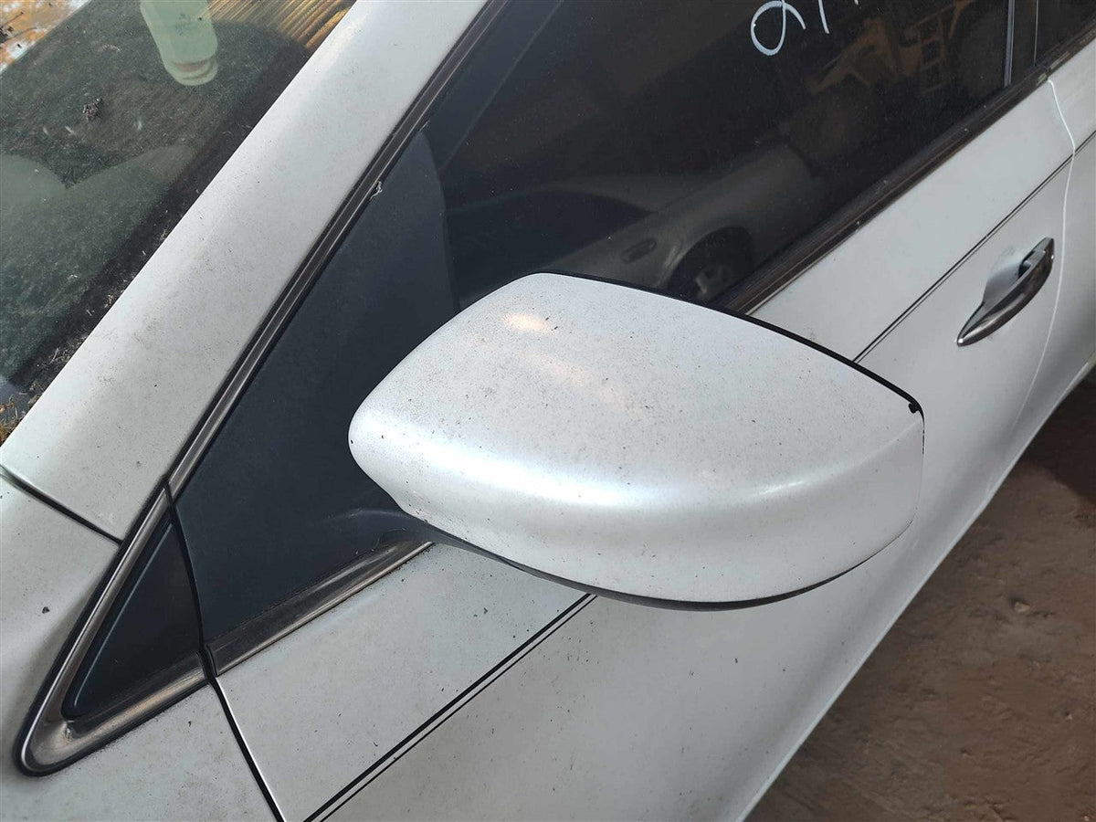 Side View Mirror from a 2017 Nissan Sentra, left side, photo 1