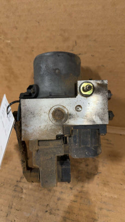 ABS Pump Module from a 2005 Dodge Durango, photo 1