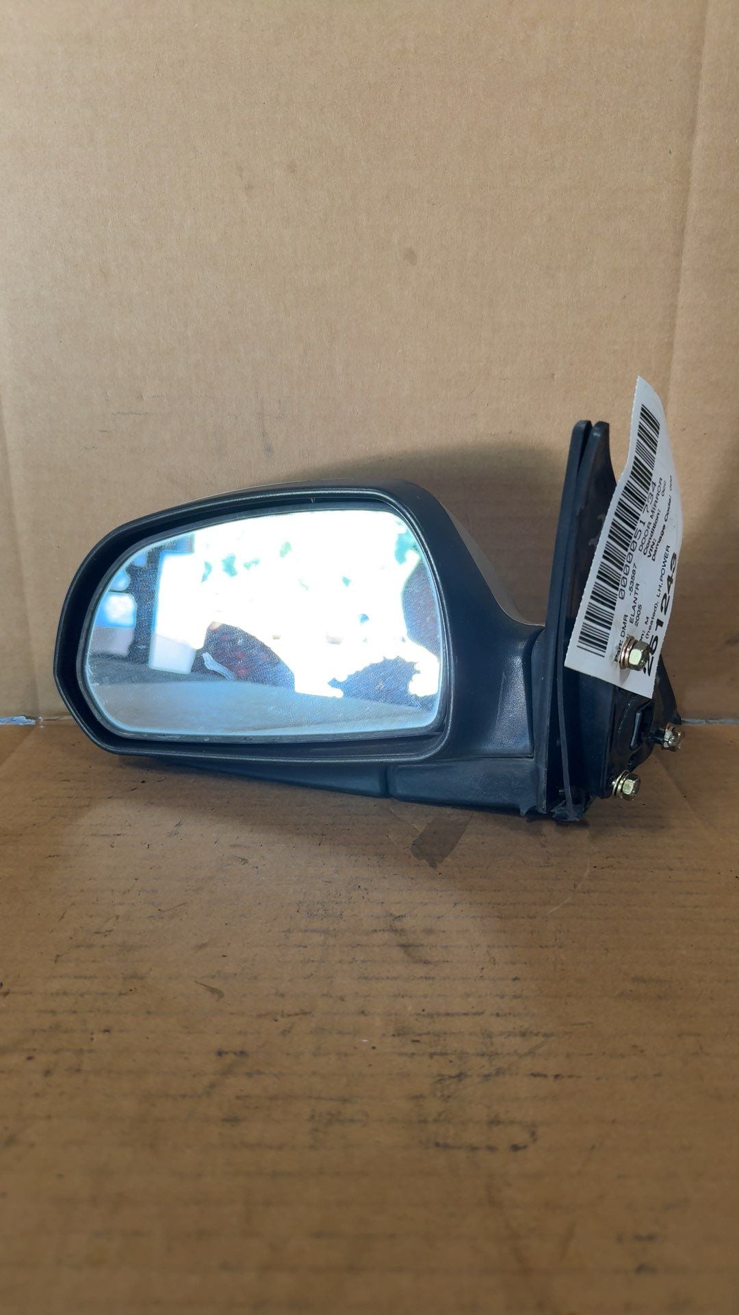 Side View Mirror from a 2005 Hyundai Elantra, left side, photo 3