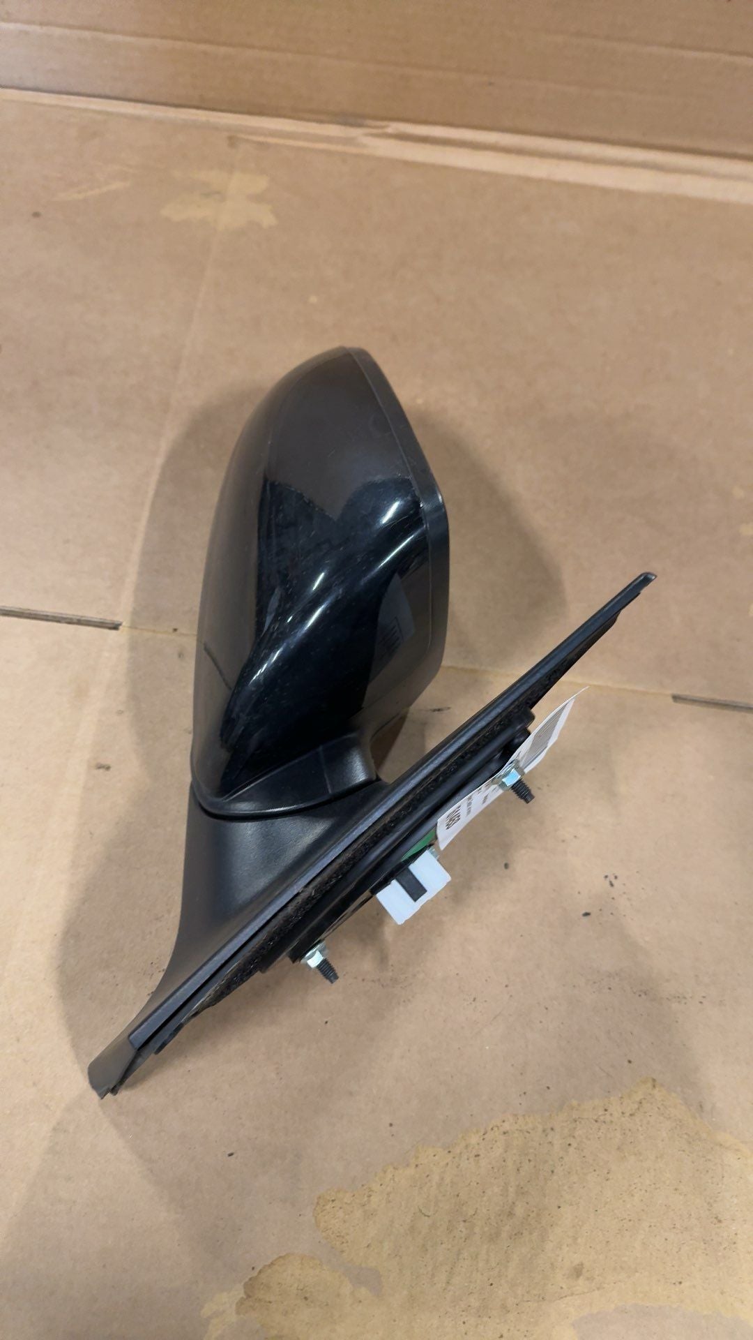 Side View Mirror from a 2017 Hyundai Elantra, right side, photo 1