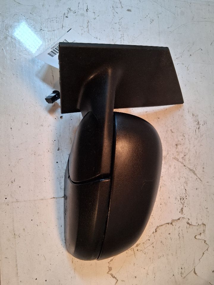 Side View Mirror from a 2016 Smart, left side, photo 2