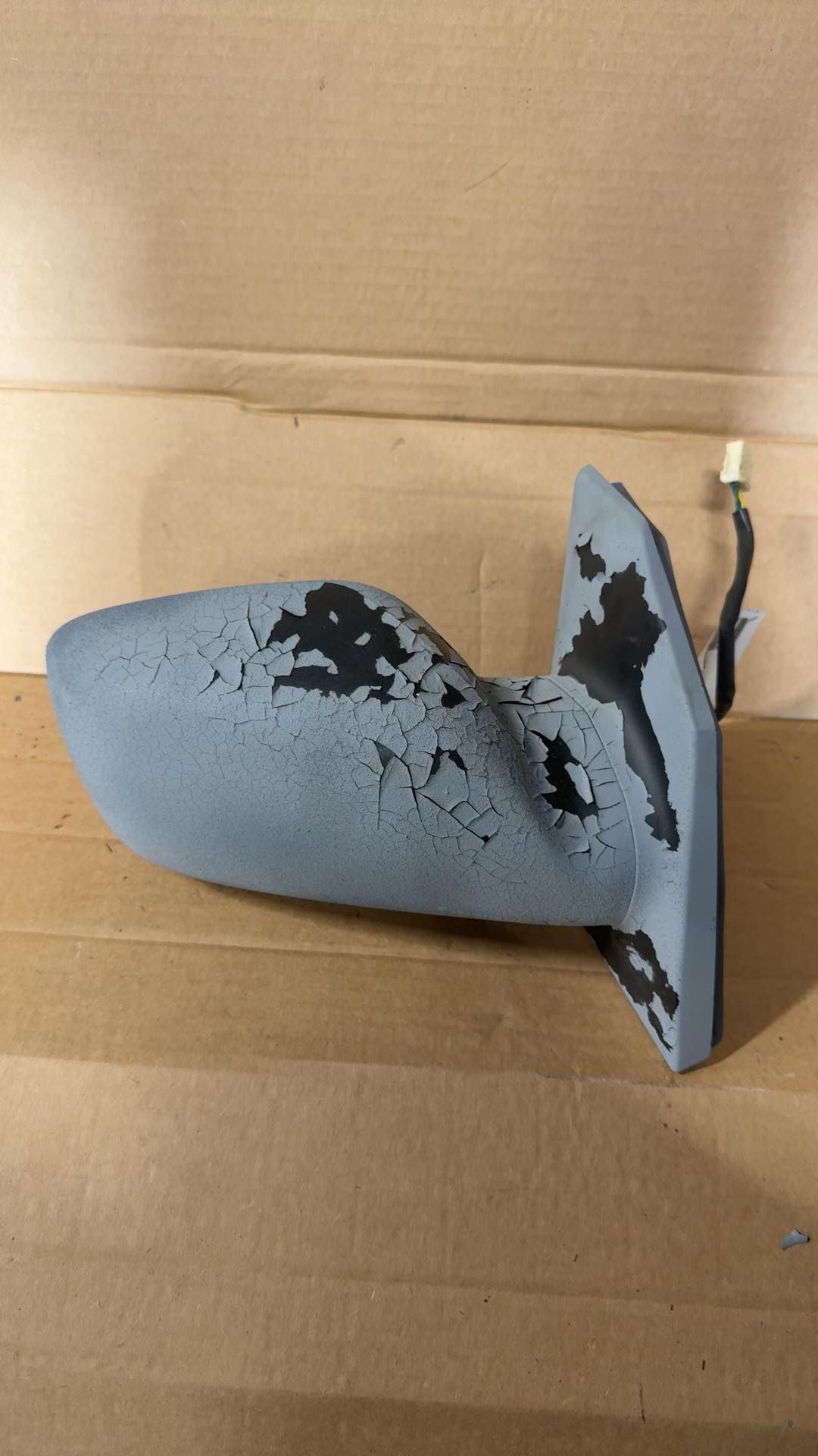 Side View Mirror from a 2006 Toyota, right side, photo 1