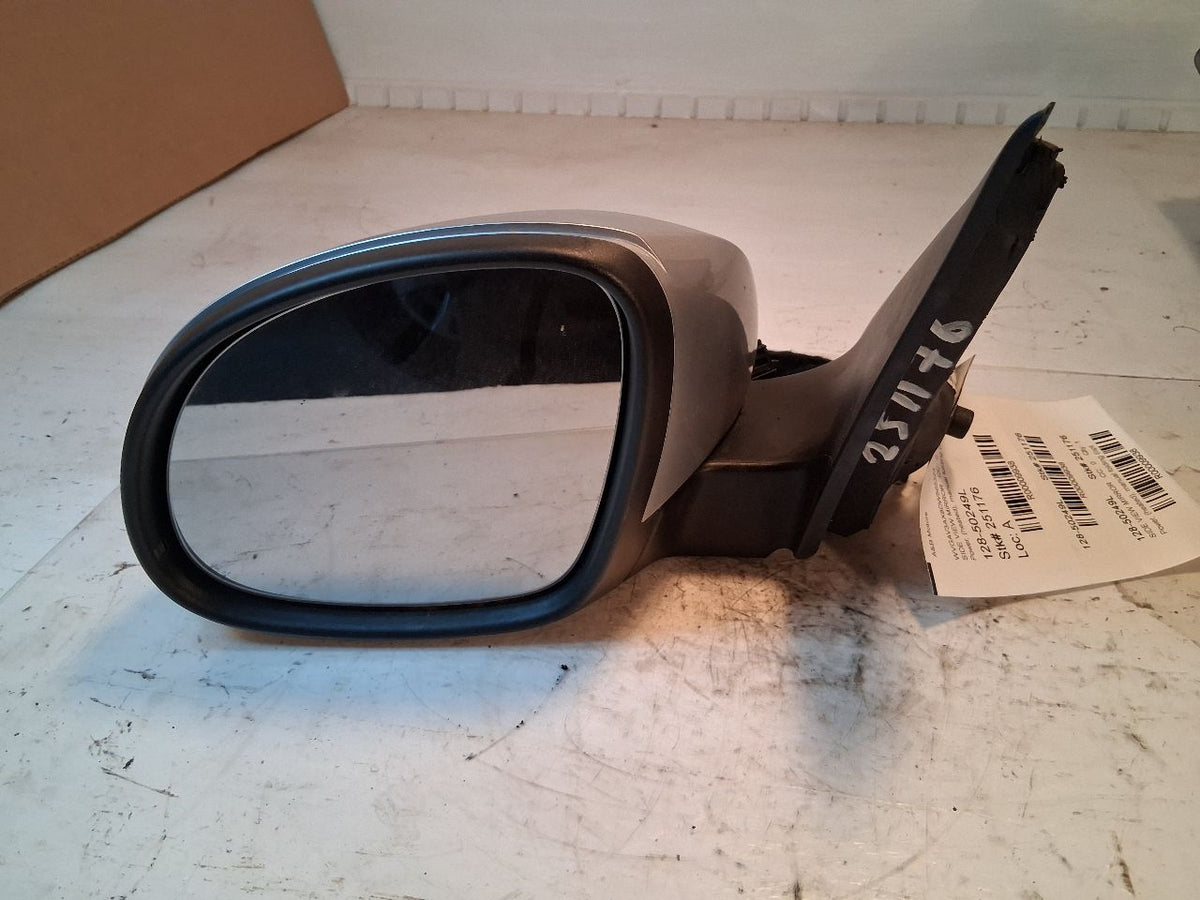 Side View Mirror from a 2013 Volkswagen Tiguan, left side, photo 3