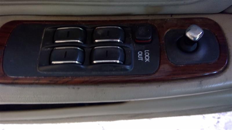 Window Master Switch from a 1999 Cadillac DeVille, photo 1