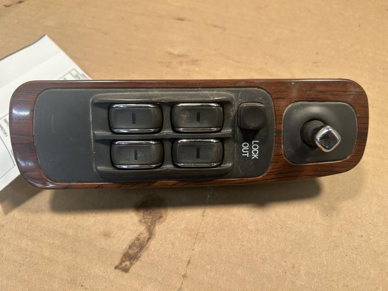 Window Master Switch from a 1999 Cadillac DeVille, photo 2