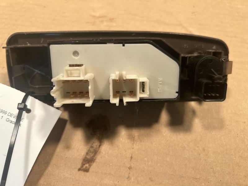 Window Master Switch from a 1999 Cadillac DeVille, photo 3
