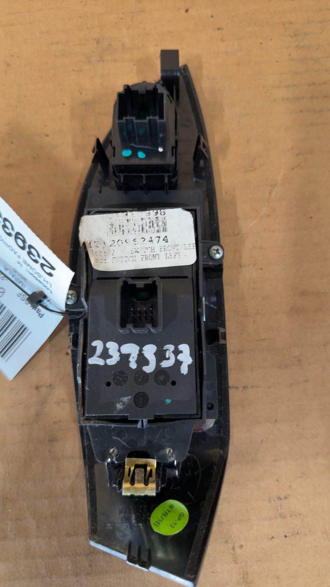 Window Master Switch from a 2015 Chevrolet Impala, left side, photo 3