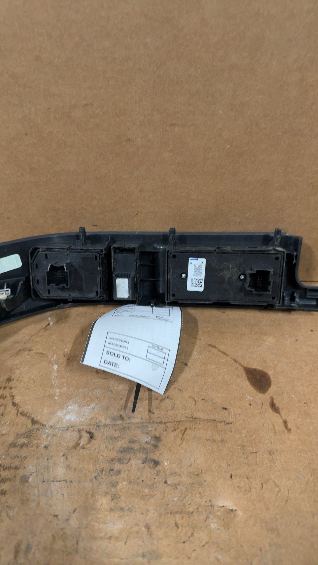 Window Master Switch from a 2018 Chevrolet Silverado 1500, left side, photo 3