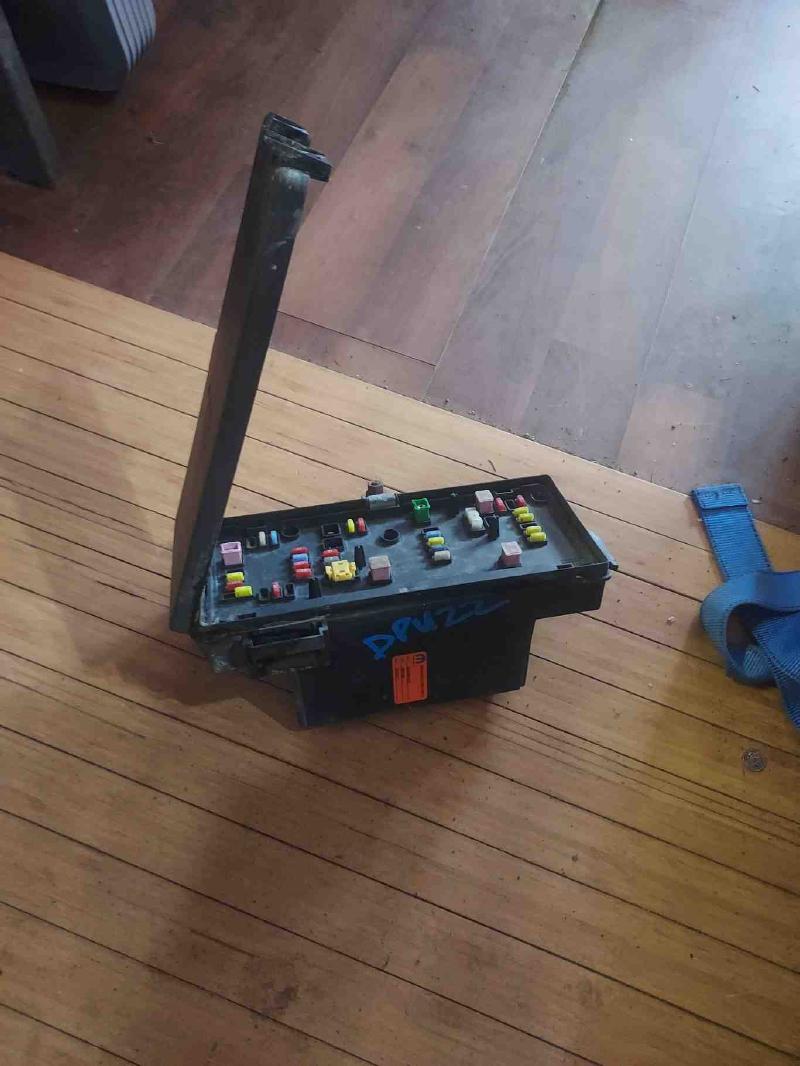 2006 dodge ram 2500 5.9 diesel 4x4 Fuse box Tipm module oem - Used