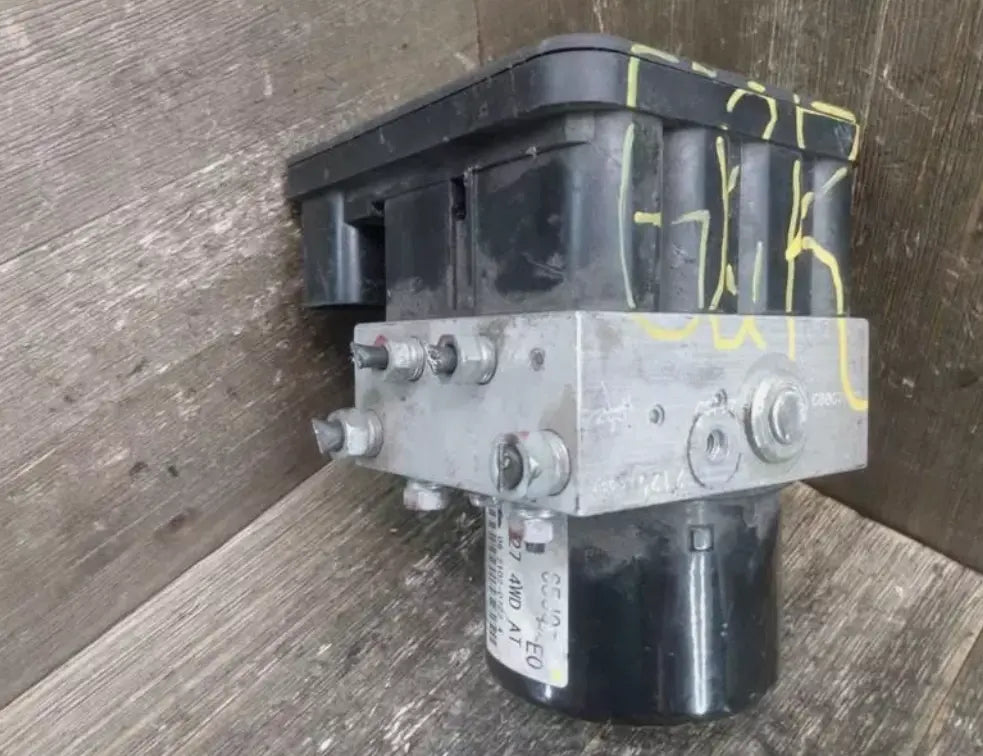 2006-2008 Suzuki Grand Vitara 4x4 AT ABS Anti-Lock Brake Pump Module Assy OEM - Used - Photo 2