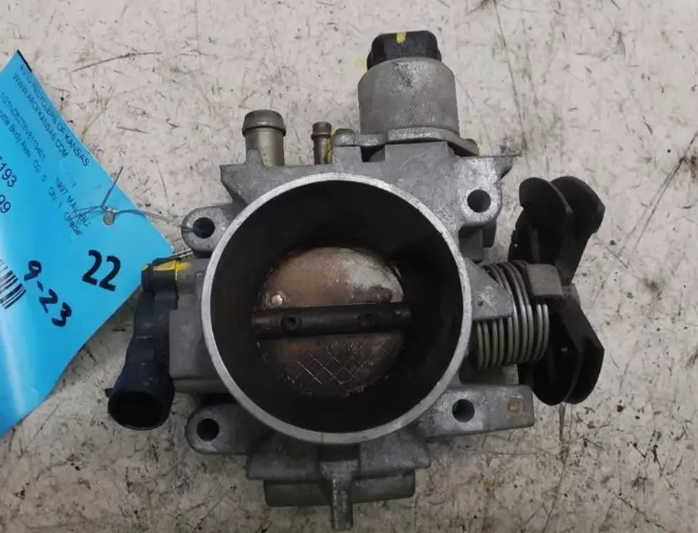 Throttle Body Throttle Valve Assembly 4-146 2.4L Fits 97-98 Chevrolet CAVALIER - Used OEM Auto Part