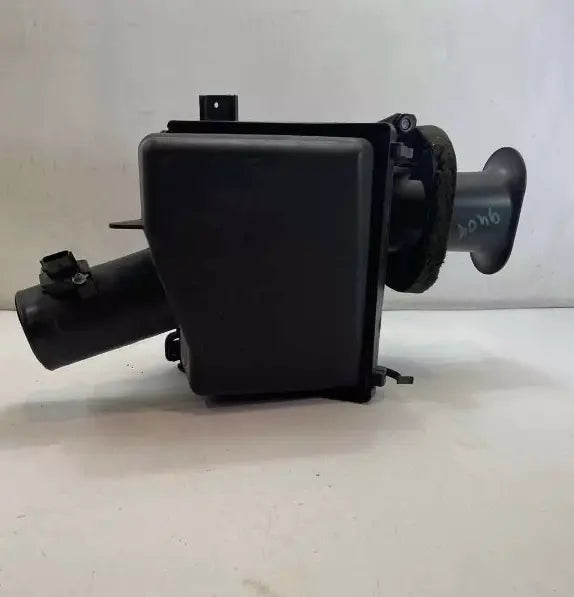 2012 - 2015 NISSAN ARMADA 5.6L Air Cleaner Box Assembly OEM WARRANTY - Used - Photo 2