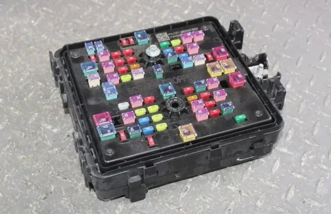 2020-2022 Ford Truck F250 Fuse Box Engine Power Distribution 6.7L Diesel OEM - Used - Photo 2